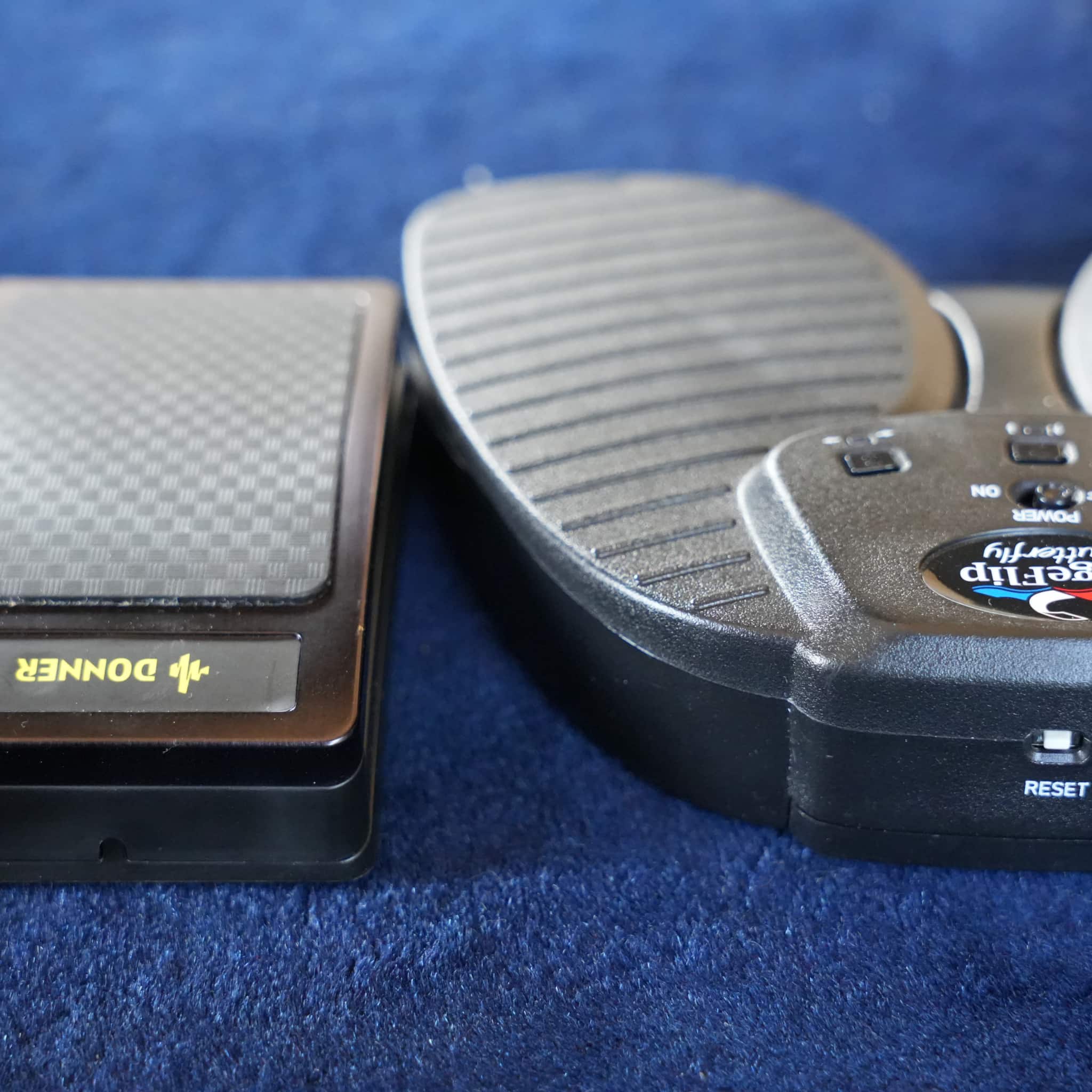 Comparación de pedales de giro de página, altura del pedal PageFlip Butterfly vs Donner